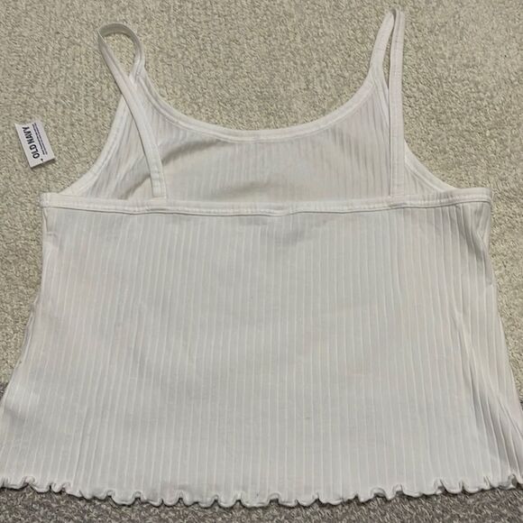 NWT- Old Navy - XXL. Fitted Crop Lettuce Hem Ribbed Tank - Picture 2 of 6